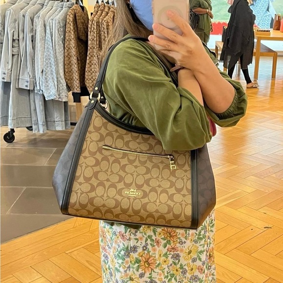 NWT - COACH Kristy Shoulder Bag In Colorblock Signature Canvas - C6831 - $498 - Picture 14 of 16